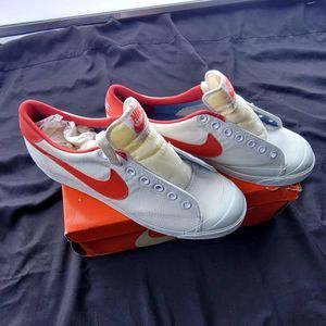 80s Vintage Nike Bruin Canvas Shoes- White w/ Red - Size 10 - NWT & Box